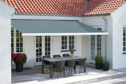 Parasoller Og Markiser^ Markise m/helkassett og motor 2,95 x 2,5 meter Grå