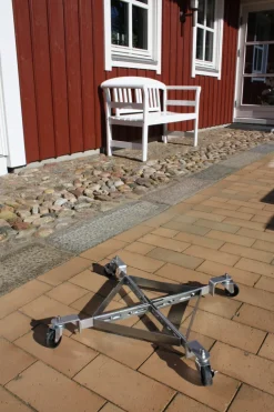 Sesongavslutning|Parasoller Og Markiser^Garden Rullevogn til parasollfot og krukker - ®